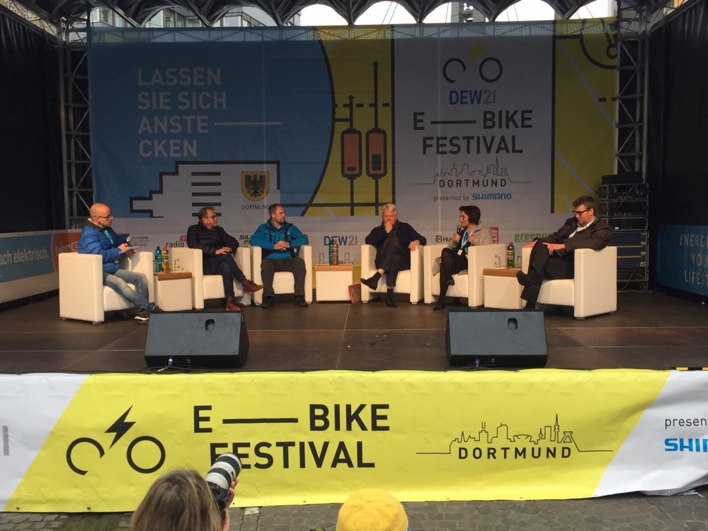 Podium zur Verkehrswende und zur Fahrradförderung beim E-Bike-Festival