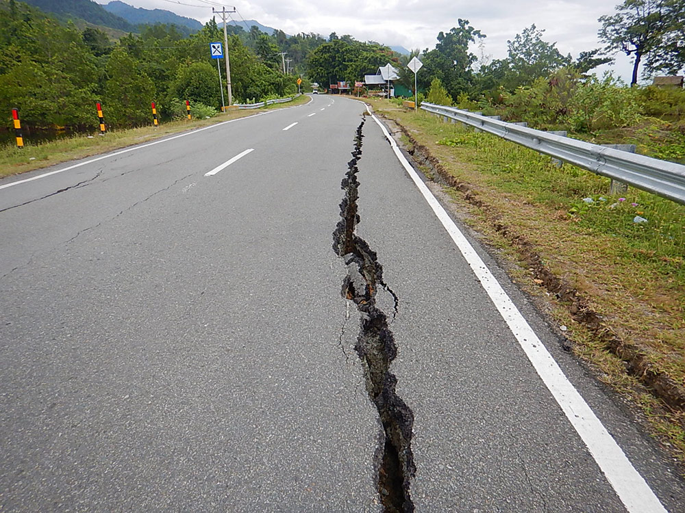 Erdbeben in Indonesien, Sulawesi - Straße offen bei Radtour
